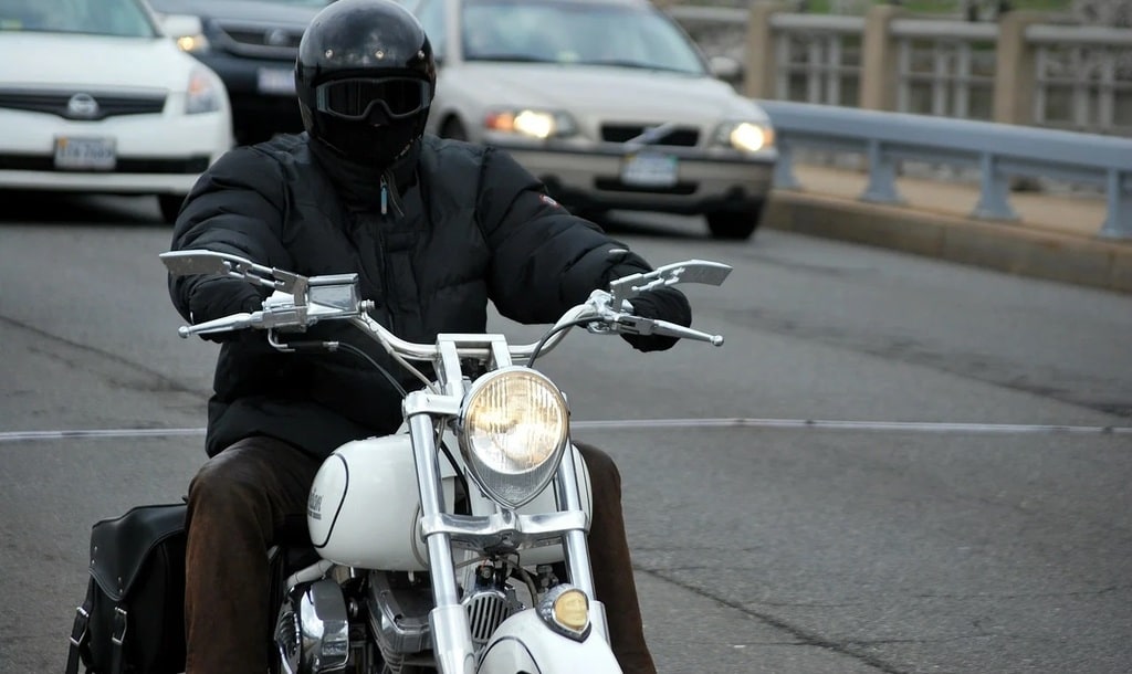 Vérifier pression des pneus pour rouler en sécurité